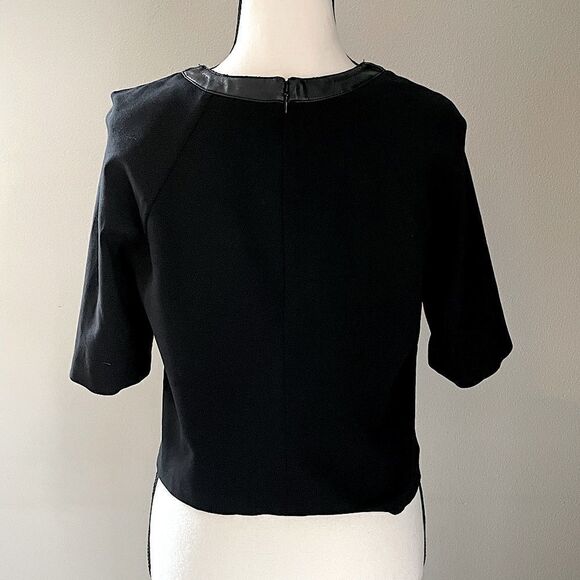 Banana Republic Black Viscose/Nylon/Spandex Blend Top. Size Small. - Picture 2 of 8